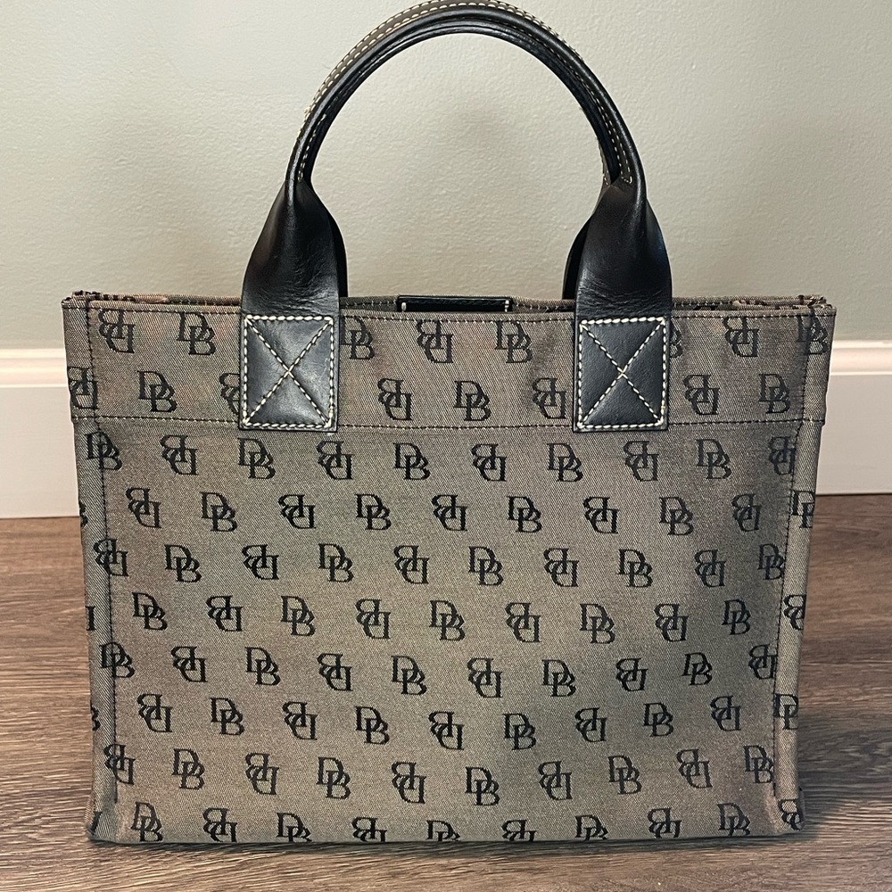Dooney & Bourke Tote - Picture 5 of 16